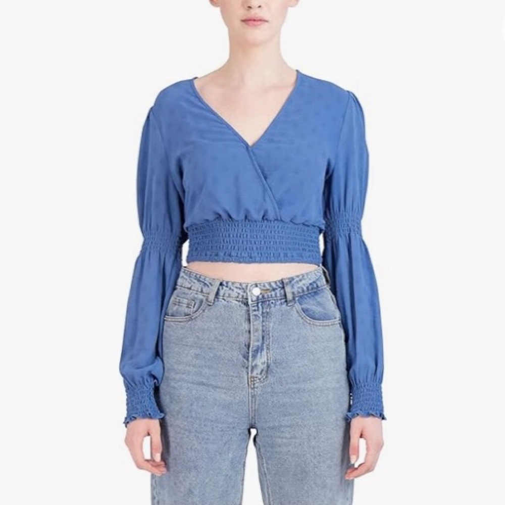 BCBGeneration Women's Medium Crop Long Sleeve Surplice Top  Smocked Waist Blue